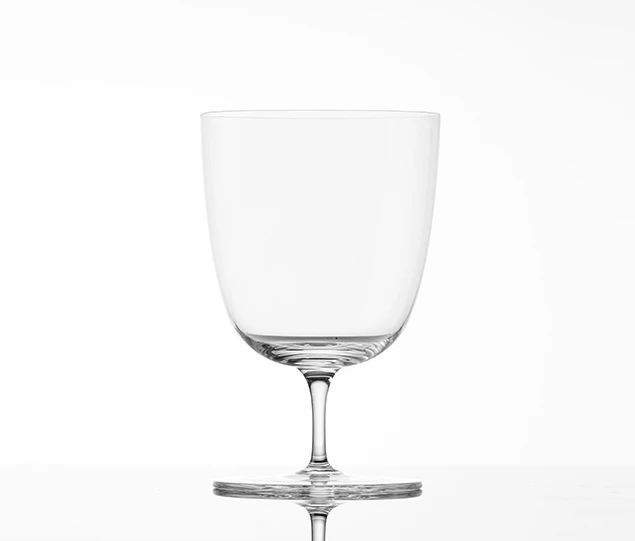 Adding A Fresh And Elegant Touch To Table Settings
