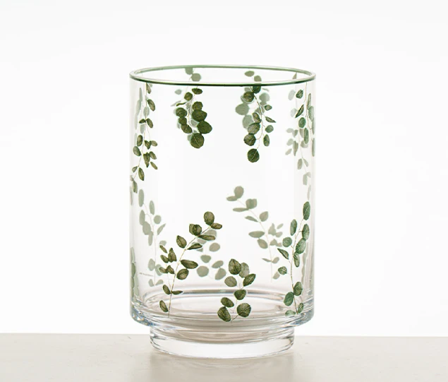 Adding A Fresh And Elegant Touch To Table Settings