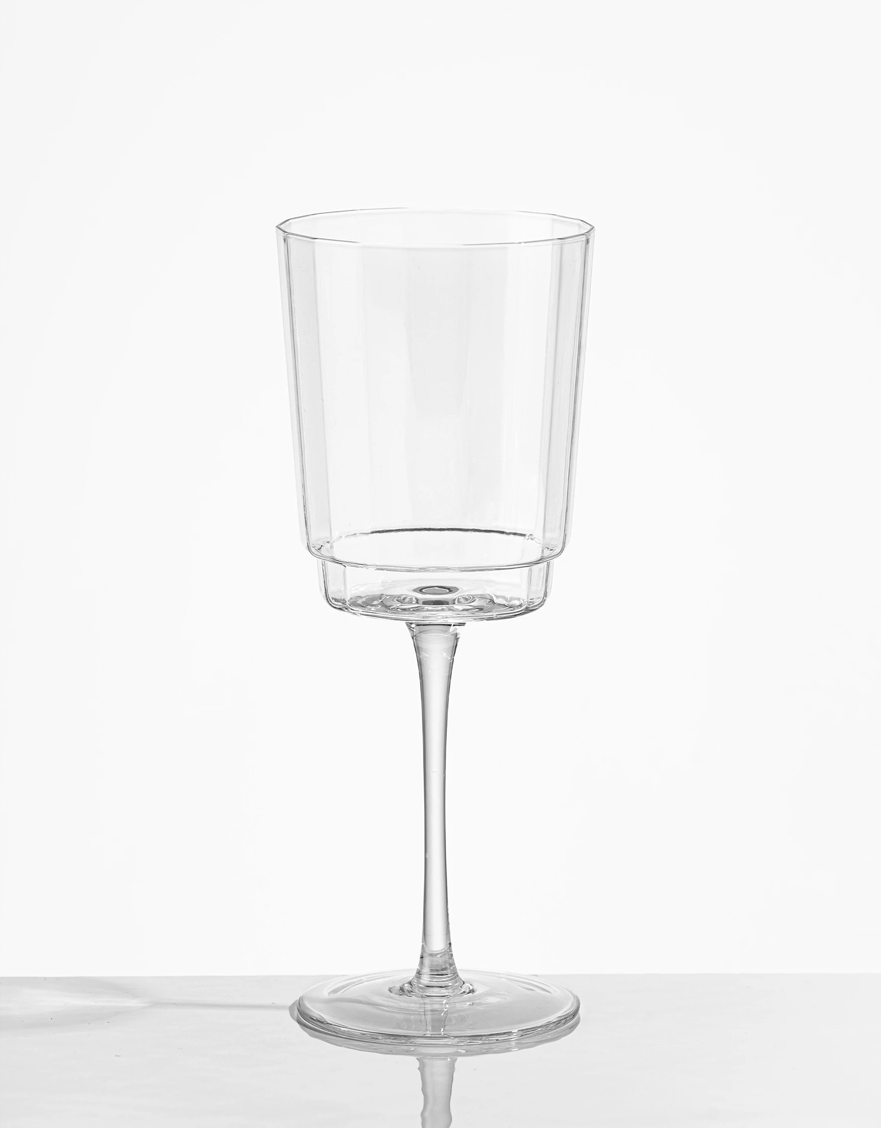 Adding A Fresh And Elegant Touch To Table Settings