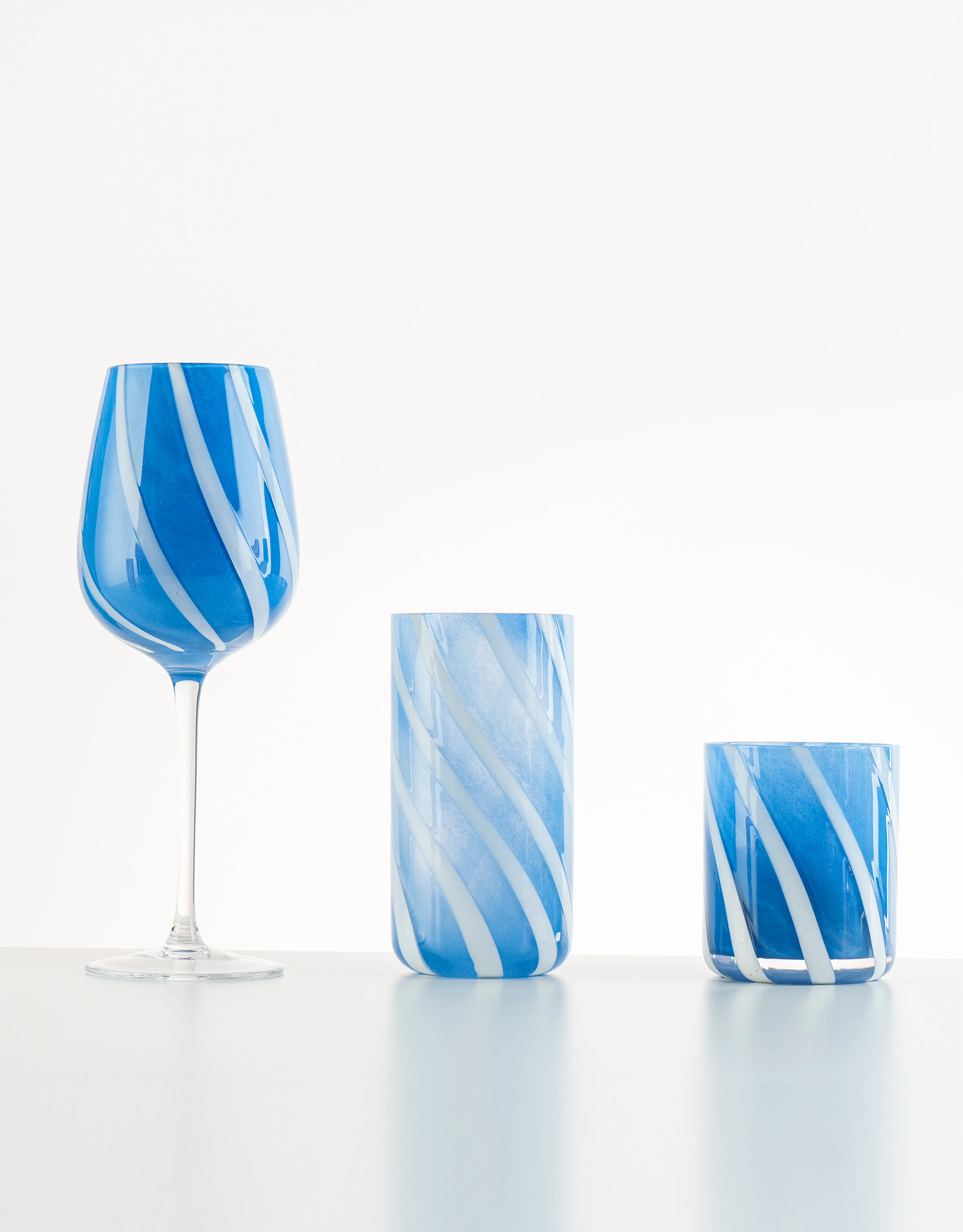 Adding A Fresh And Elegant Touch To Table Settings